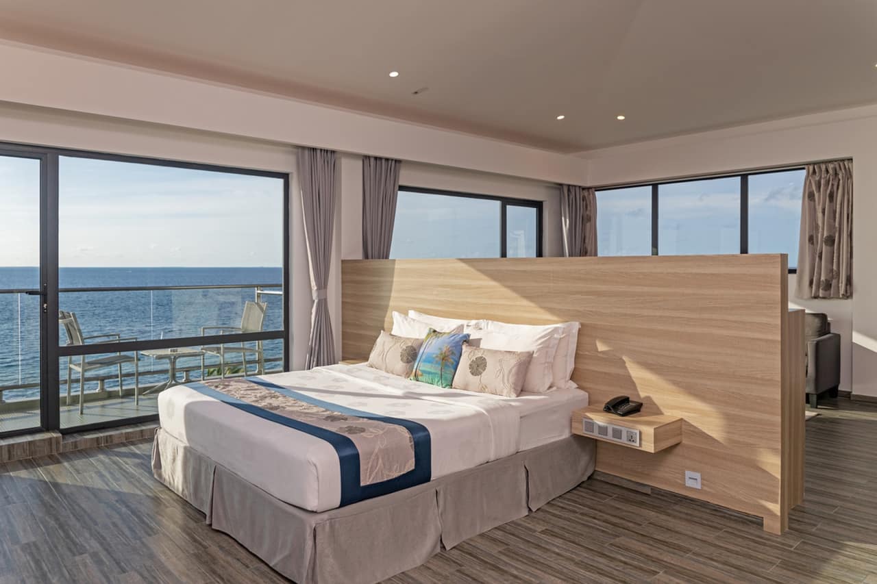 King Suite with Balcony and Seaview